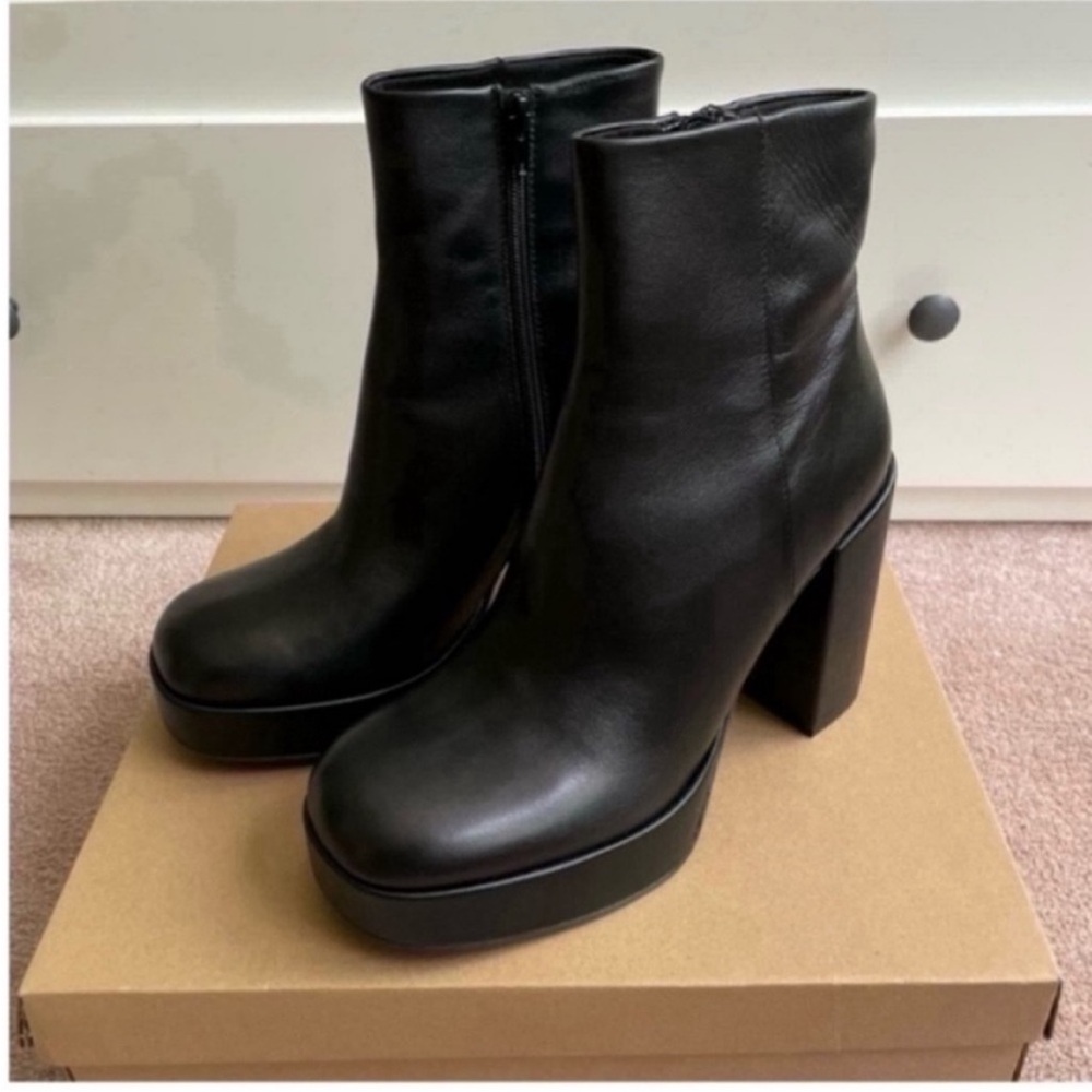 Steve Madden Black Zenia Leather Boots - Womens 10